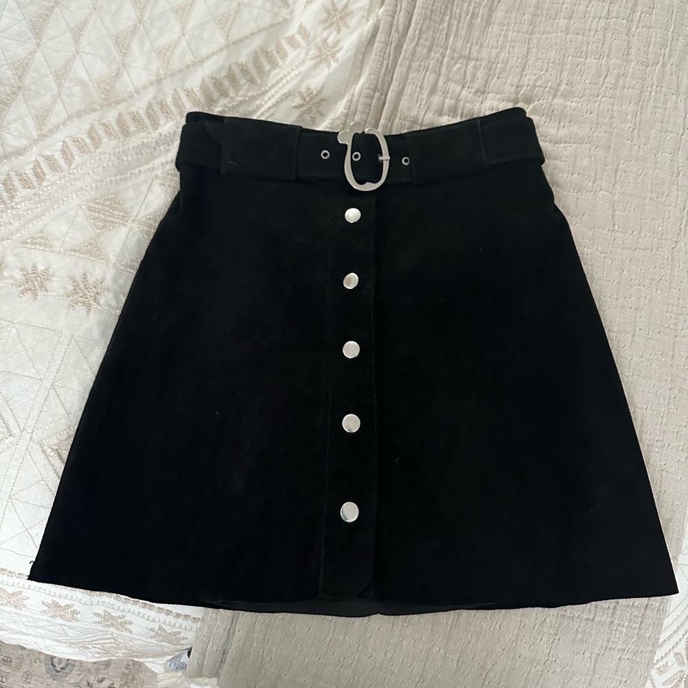 Zara | 100% suede button up skirt with silver accents (size XS)